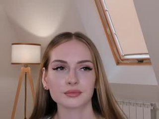 milaniapayne french cam girl get a good live fuck session