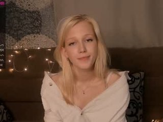 alice_davise blonde cam girl gets her ass stuffed with huge dick