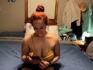 _foxyroxy_ cam babe gets her ass fucked hard