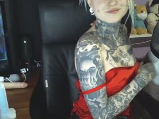 max69alexa kinky slim cam girl loves playing with a magic wand online