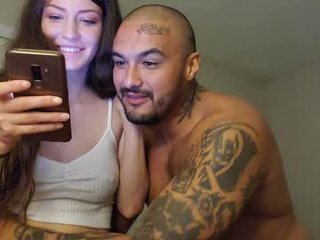 mari_and_jandro brunette cam girl didn't forget about any live sex toy