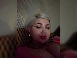 allaloveyou35a european cam babe offers her shaved pussy for live sex experiments online