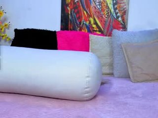 msskarla mature cam bgirl loves when her pussy roughly banged online