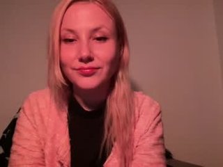 hellyriddle cute blonde cam girl gets her pussy banged very hard