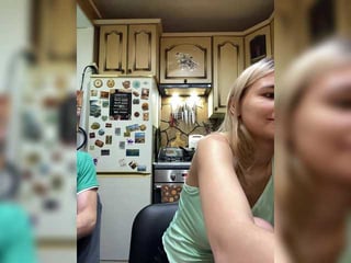 -breid-1 blonde cam babe in the chatroom offers her holes for banging