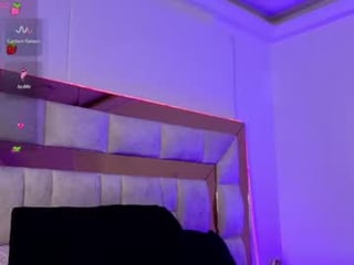 morriggan latina cam girl knows that good sex is healing everything