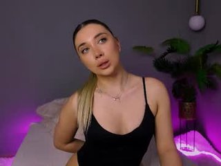 hotjessxx blonde cam girl gets her ass stuffed with huge dick