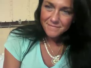 worthdaddy2cum cam babe loves caresses her clit and pussy at the same time online