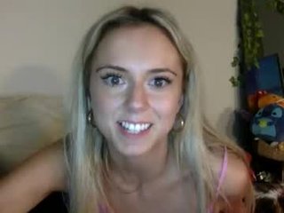 twofrens horny couple adores fucking online