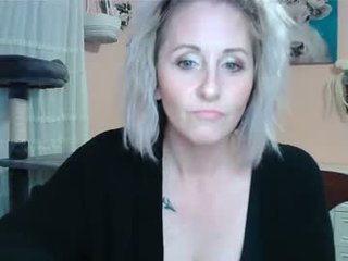 joliexx41 cam girl gets her ass hard fucked by her partner