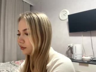miasuszynski teenage cam girl plays with her ass hole with ohmibod inside