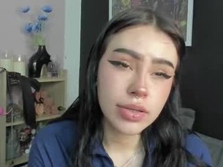 jas_miin spanish cam babe gets her pussy sodomized