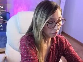 scarlett_079 cam mature gets her ass inserted ohmibod