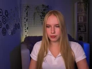 maya_crystal naked teen cam babe loves kiss, licked slits and pink clits on a sex cam