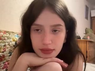 lavonehedrich naked teen cam babe loves kiss, licked slits and pink clits on a sex cam