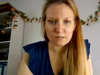 candy_cougar82 dirty webcam mature gets her pussy inserted