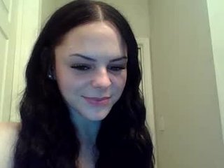 averythompsonnn teen cam babe wants to be fucked online as hard as possible