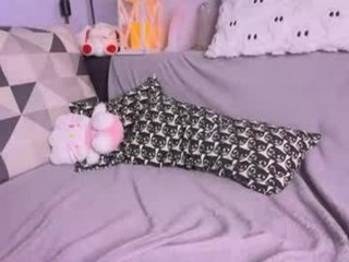 fentyjane cam babe gets her pussy penetrated hard