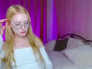 cut1e_cut1e__ teen cam girl plays with her tight pussy with ohmibod