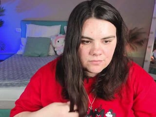 ukr-lena brunette white cam babe wants her pussy stretched