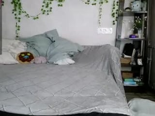 donnahinnes cam babe gets her pussy penetrated hard