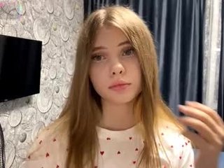 one_more_touch teen cam babe wants to be fucked online as hard as possible
