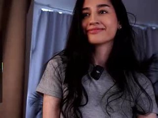 goldygrillz cam babe shows wet legs after good fucking