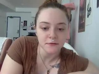 lavenderwren redhead cam babe enjoys great live sex for more experience