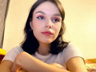 janethcensky cute teen cam babe loves XXX cam action with her perfect ass