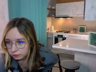 alorianna cute teen cam babe loves XXX cam action with her perfect ass