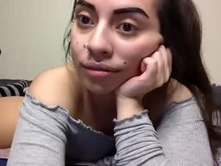 natty_astrid spanish cam babe wants her asshole humped on camera