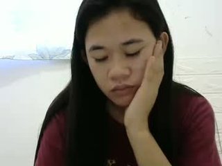 valuptous_sapphire petite asian cam girl in dirty live sex show