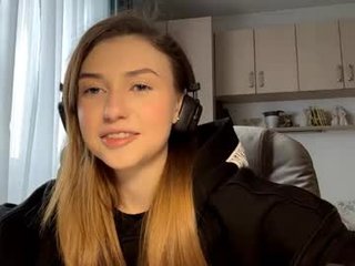 pamulahallquist naked teen cam babe loves kiss, licked slits and pink clits on a sex cam