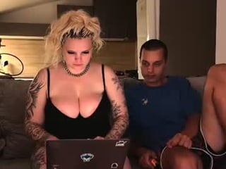 nashidni_tv couple fucking with ohmibod in the ass online