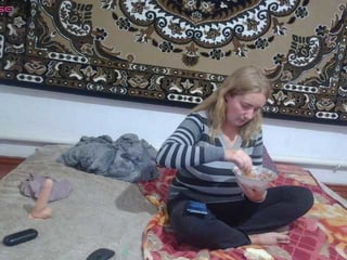 krohab blonde white cam babe wants her pussy stretched