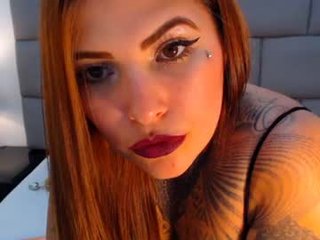 habana__green spanish cam babe gets her pussy sodomized