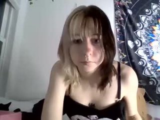 xluvamethystx teen cam babe wants to be fucked online as hard as possible