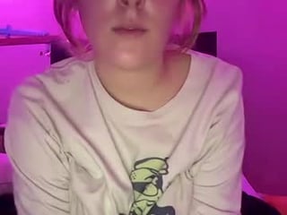 daddyzpr1ncess69 cam babe gets her pussy penetrated hard