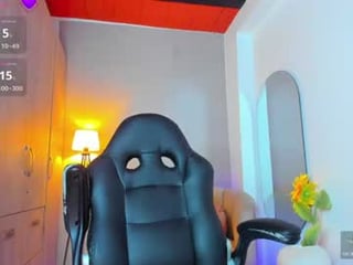 luanabonasx cam babe gets her ass stuffed with huge dildo