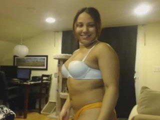 el3ctraa cam girl loves shoves a glass dildo and ohmibod in her snatch