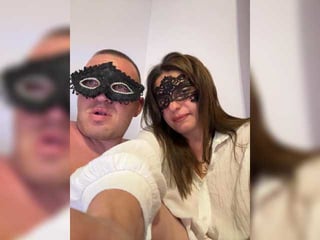 vika-viktor european cam babe offers her shaved pussy for live sex experiments online