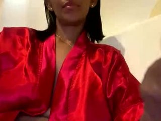 emma_yang cam mature wants massage her cunt online