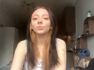 melindawillrett naked cam babe getting wet only online