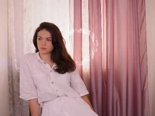 sableelyndra brunette cam girl loves being a submissive kink slut