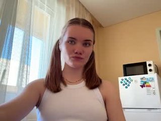 logancadarette blonde cam girl in beautiful lingerie online
