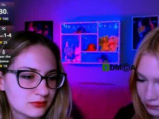 so_hot_rosalie naked cute cam babe in the chatroom wants a holiday fucking with ohmibod