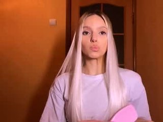 janeanjourneay teen cam babe wants the biggest fist of her life