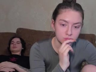 muuur_fam1 cam girl with a beautiful feet and ass