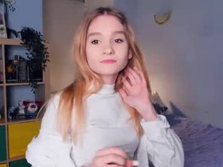 shiningdawn cute teen cam girl loves fucked in the ass online