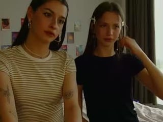 supersonnic cute teen cam babe loves XXX cam action with her perfect ass